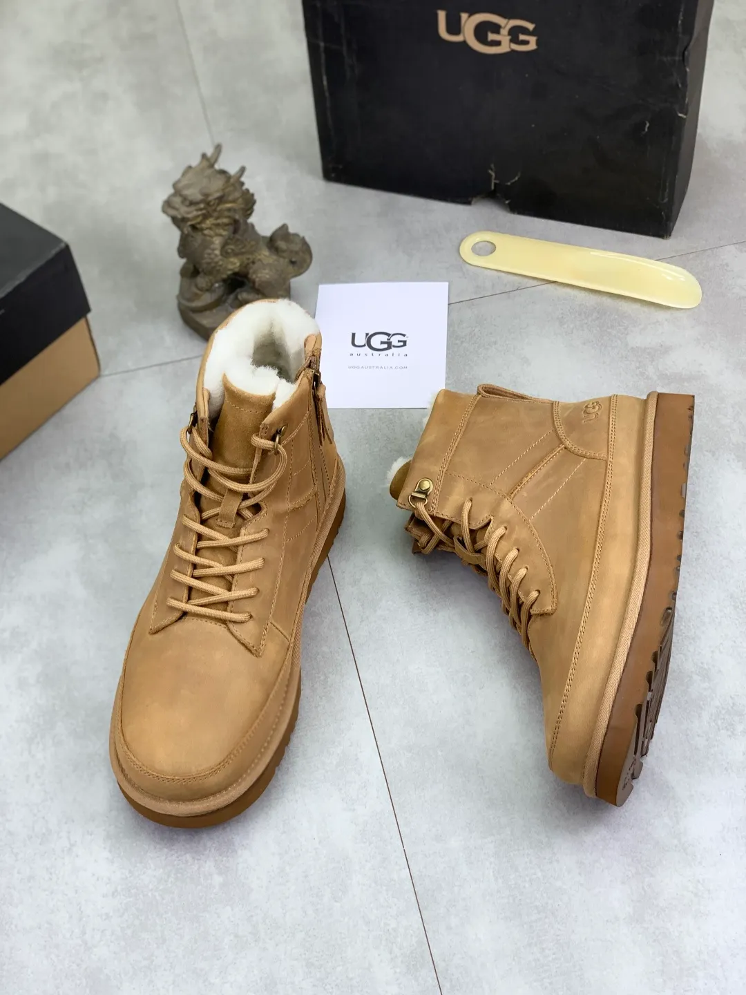 Men's shoes P620 New arrival🆕🆕🆕 IUGGI Men's British retro Martin boots Winter new men's outdoor hiking boots First layer of cowhide on the outside and wool on the inside Comfortable and warm Rubber sole sole Non-slip and firm Trendy and fashionable Casual and versatile Size: 39-44 (38 45 customized) Color: two colors